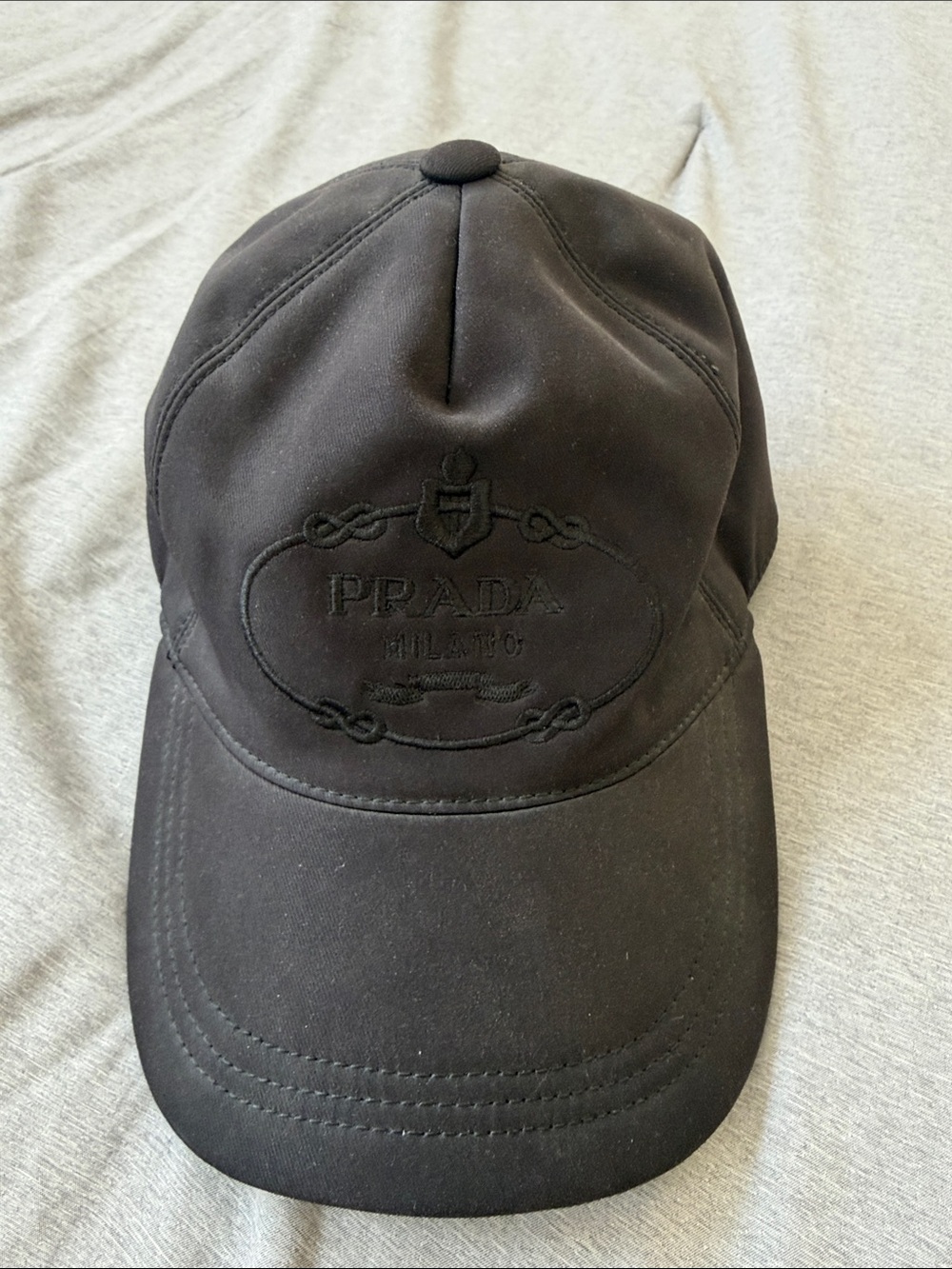 PRADA BLACK NYLON/LEATHER CAP